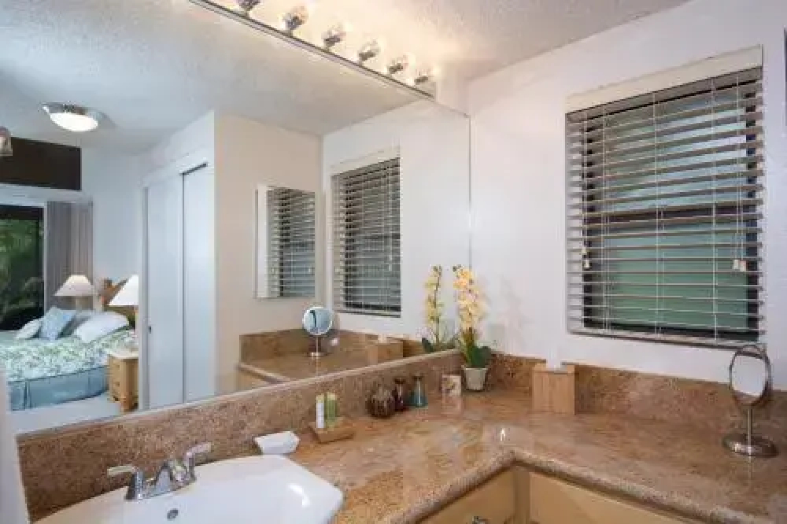 Palekaiko (Paradise) - 2 Br condo by RedAwning