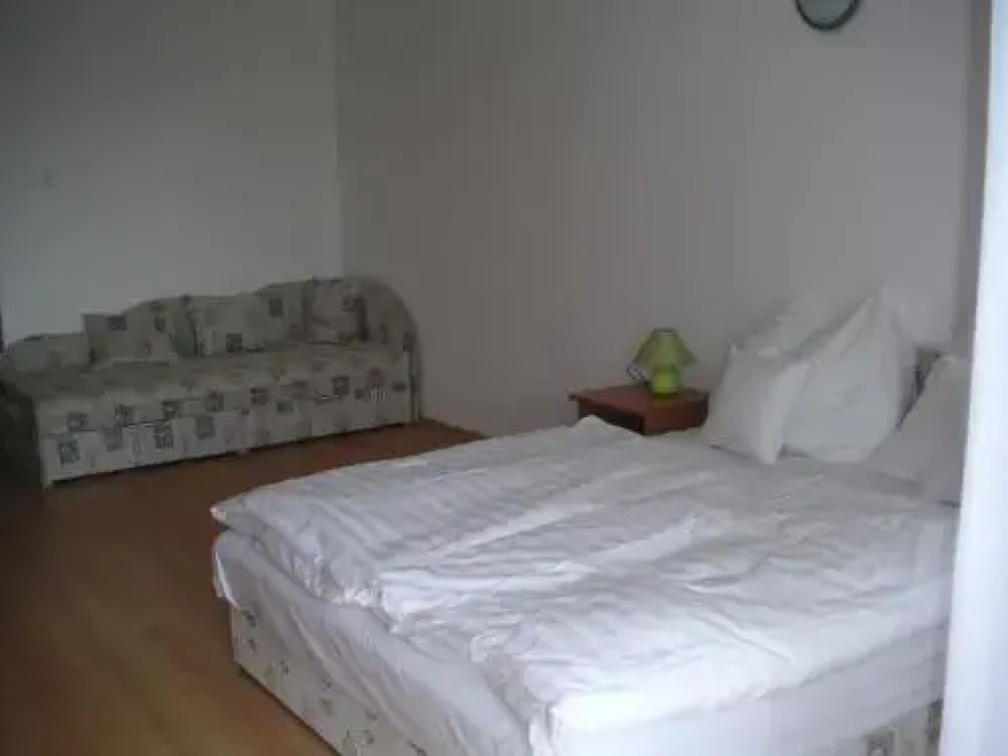 Lantos Apartmanház