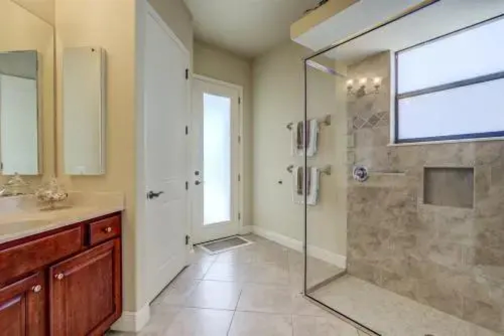 Majestic_by_Cape_Harbour