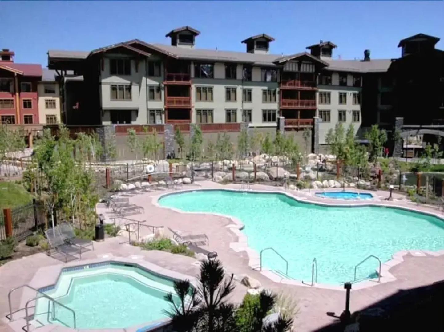 Village 2416 White Mountain Lodge