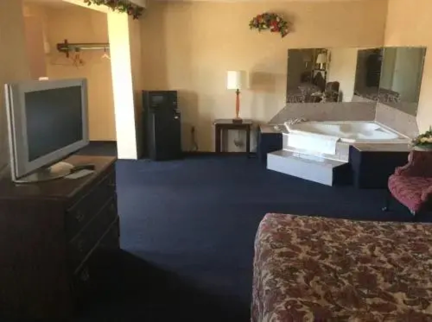 Economy Inn - Parkersburg