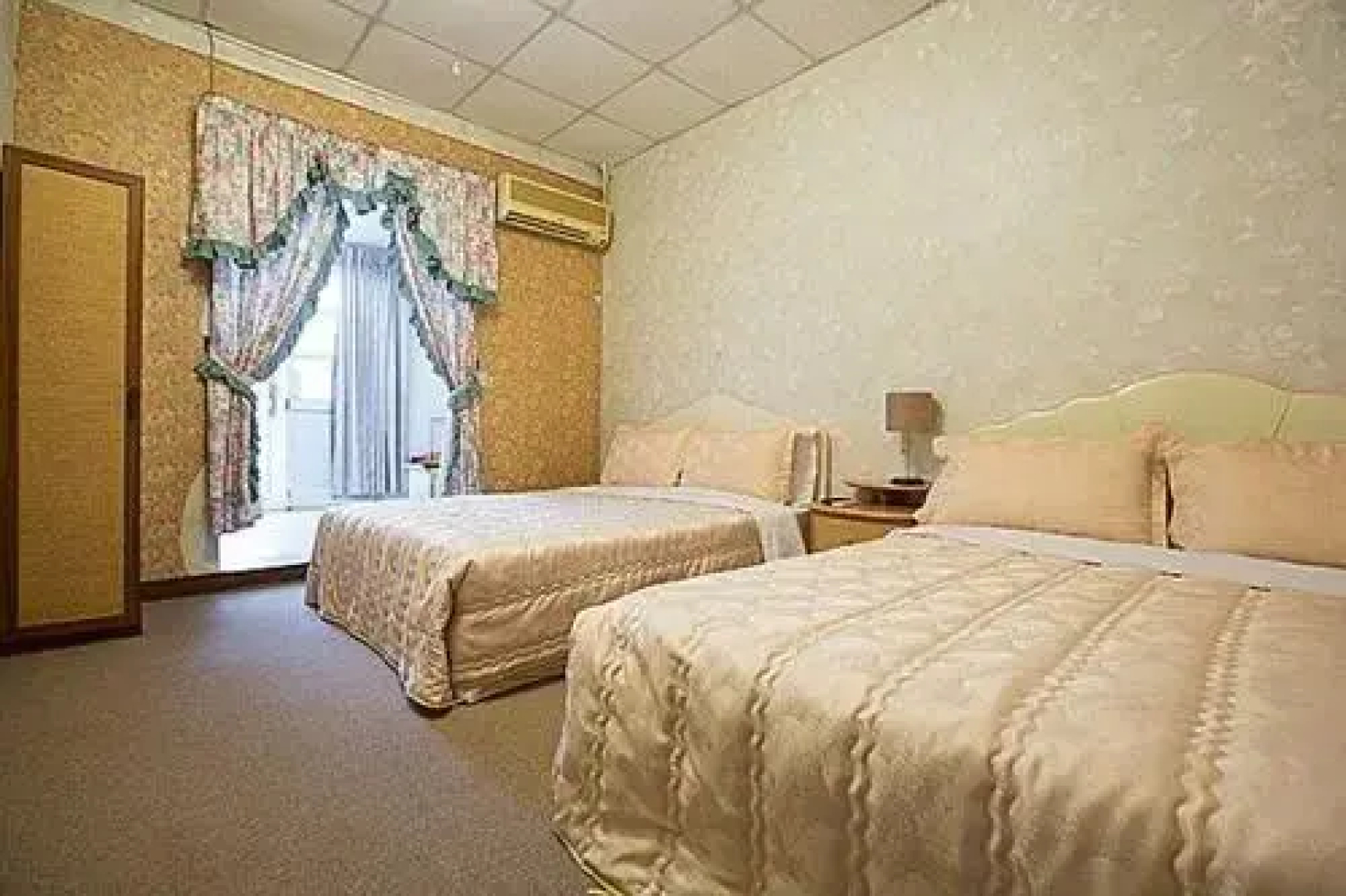 Linyuan Sea View B & B