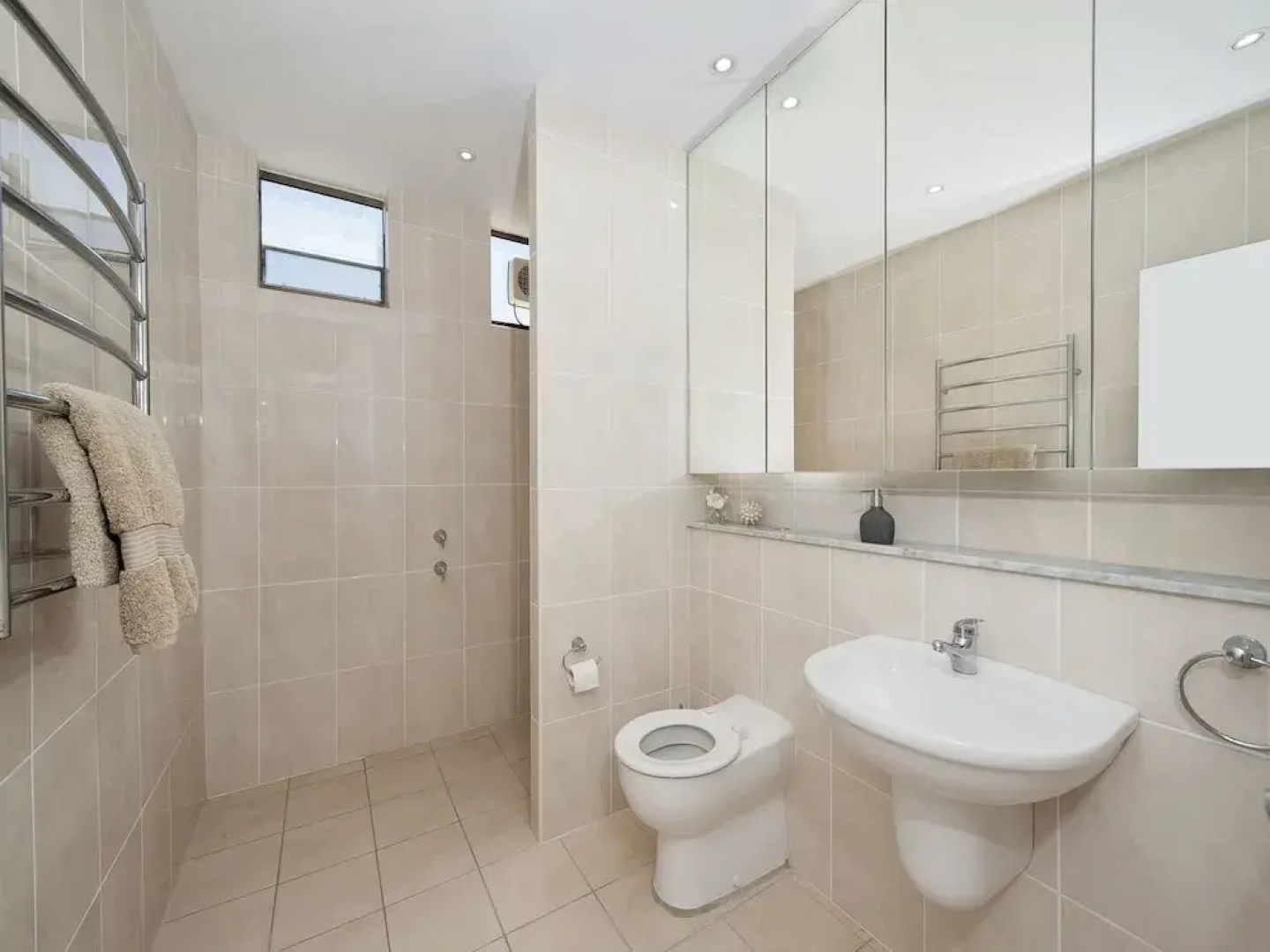 Whispering Sands at Corlette - 2