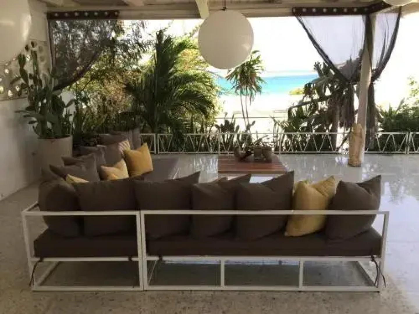 Aruba Beachfront home in "The Colony"