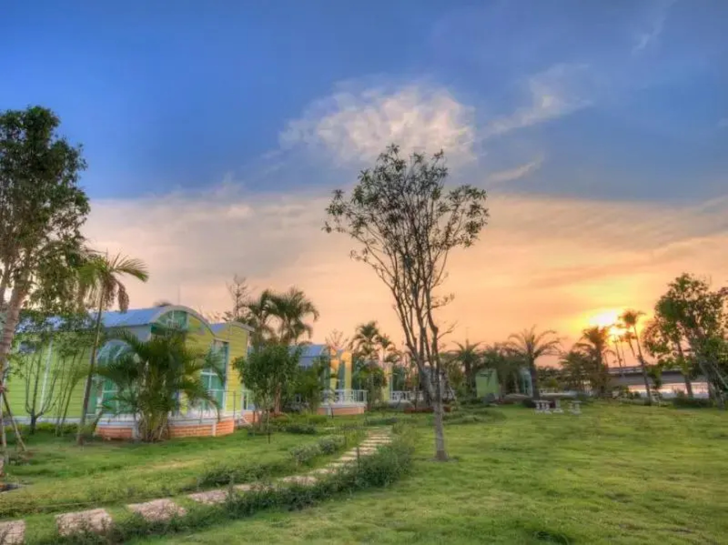 Ingmoon Riverside Resort and Spa