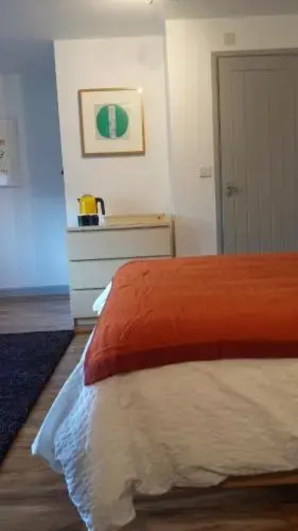 B - Simply Rooms