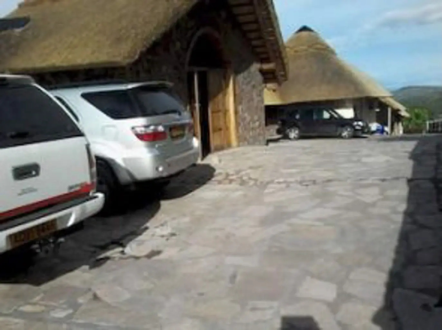 Zimre Lodge and Houseboats