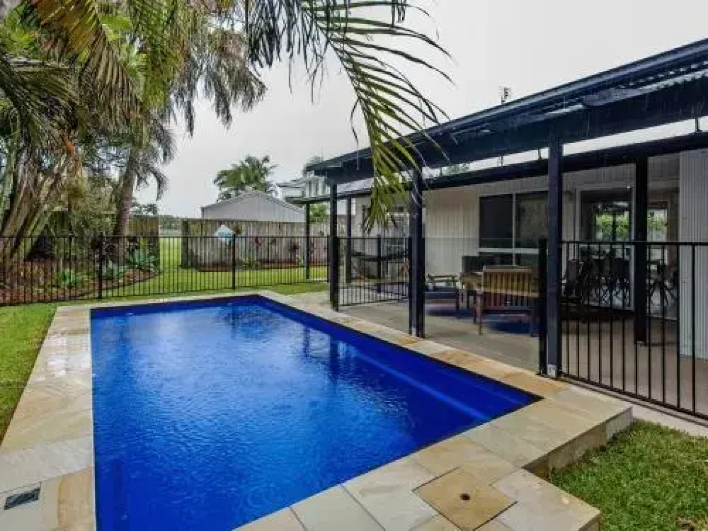 Sunny Coast Shack Pet Friendly Houses
