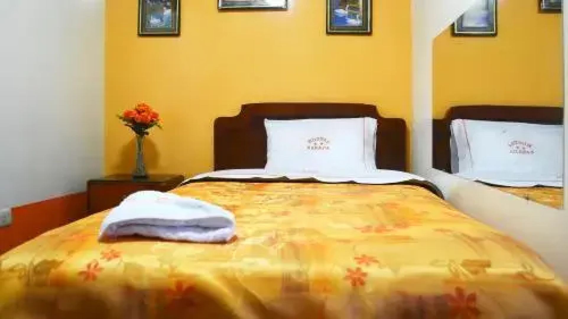 Hostal Karajia