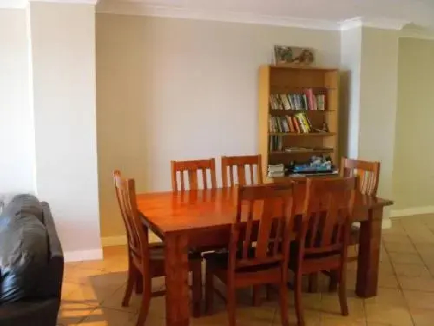 El Sandi, Unit 10, 14-18 North Street