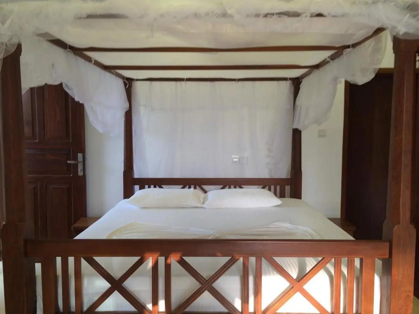Coconut Bar Sea Lodge