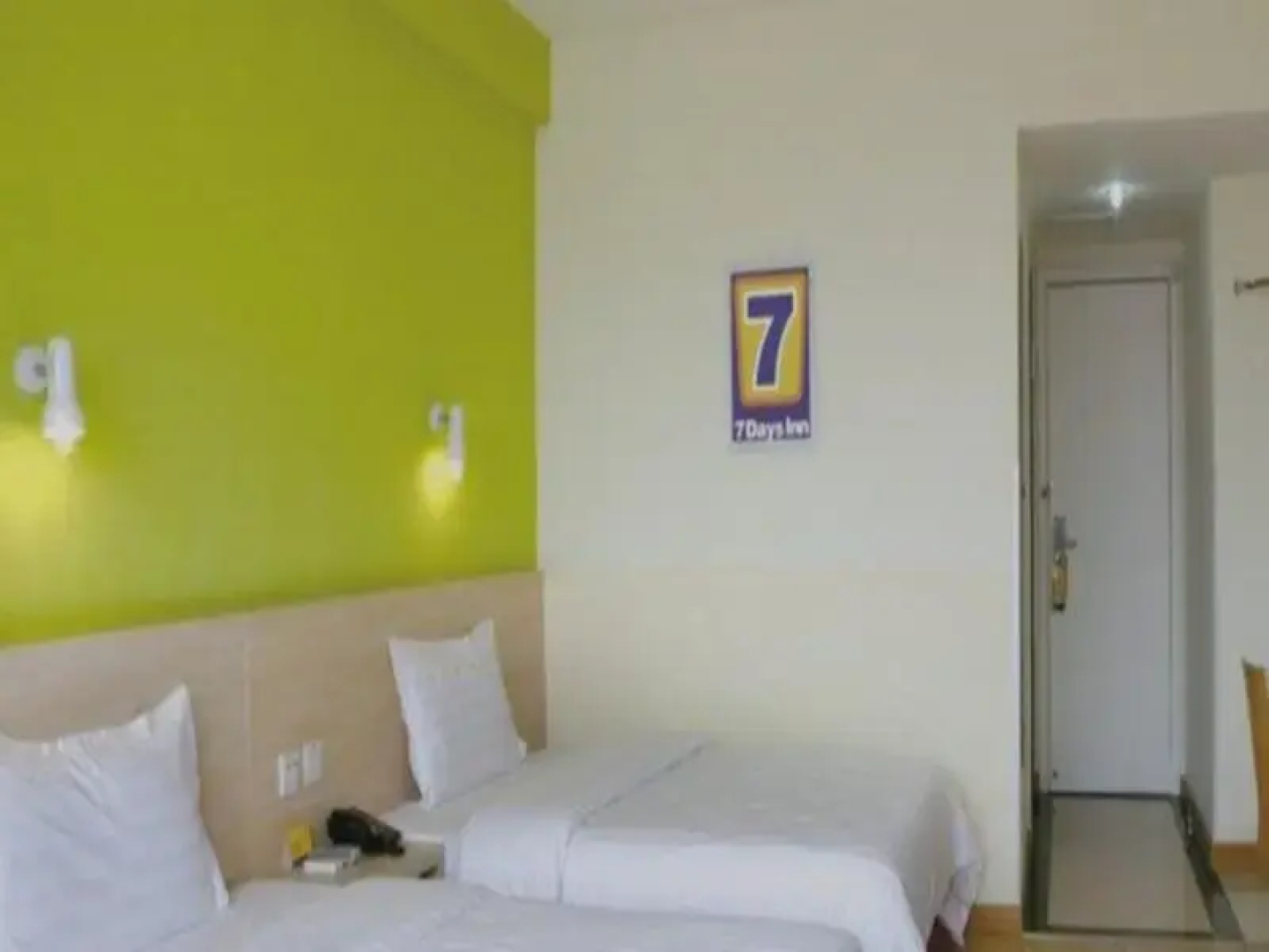 7 Days Inn Zhaotong Hailou Road Branch