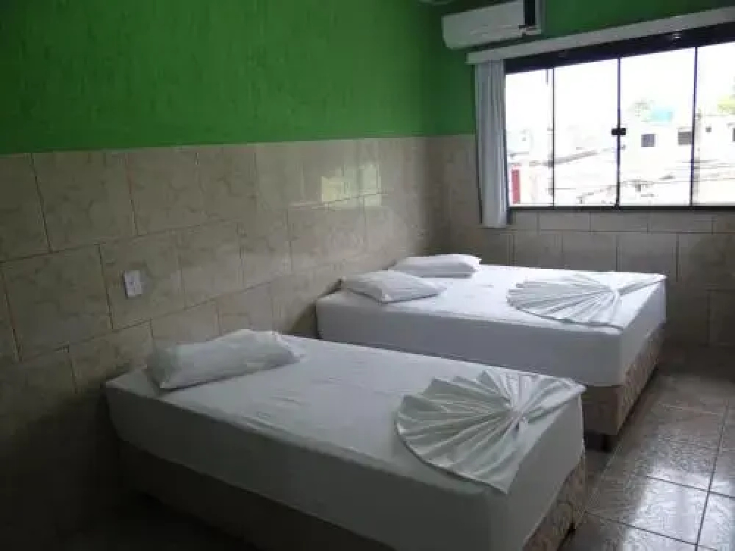 Yves Hotel