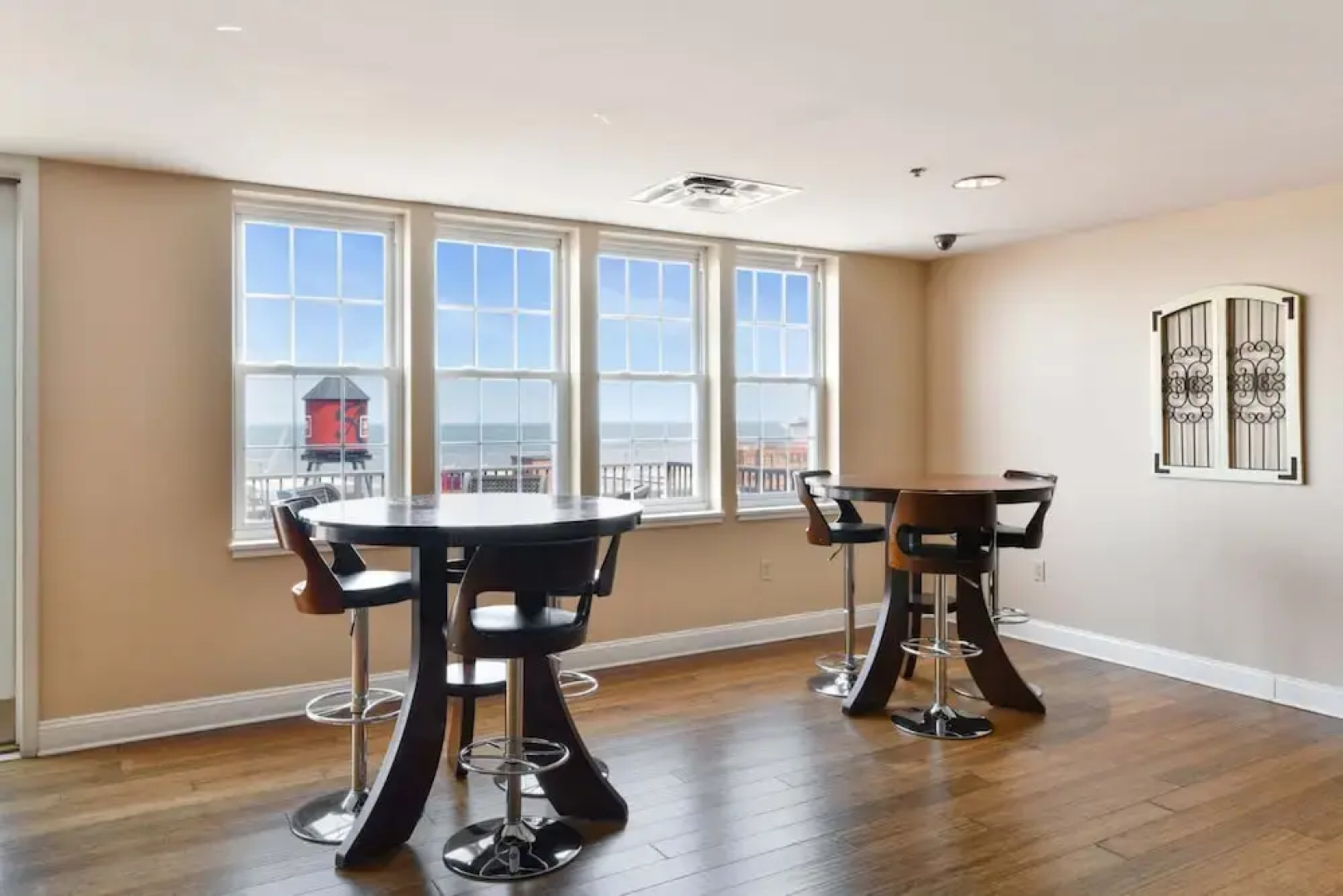 Global Luxury Suites in Downtown Cleveland