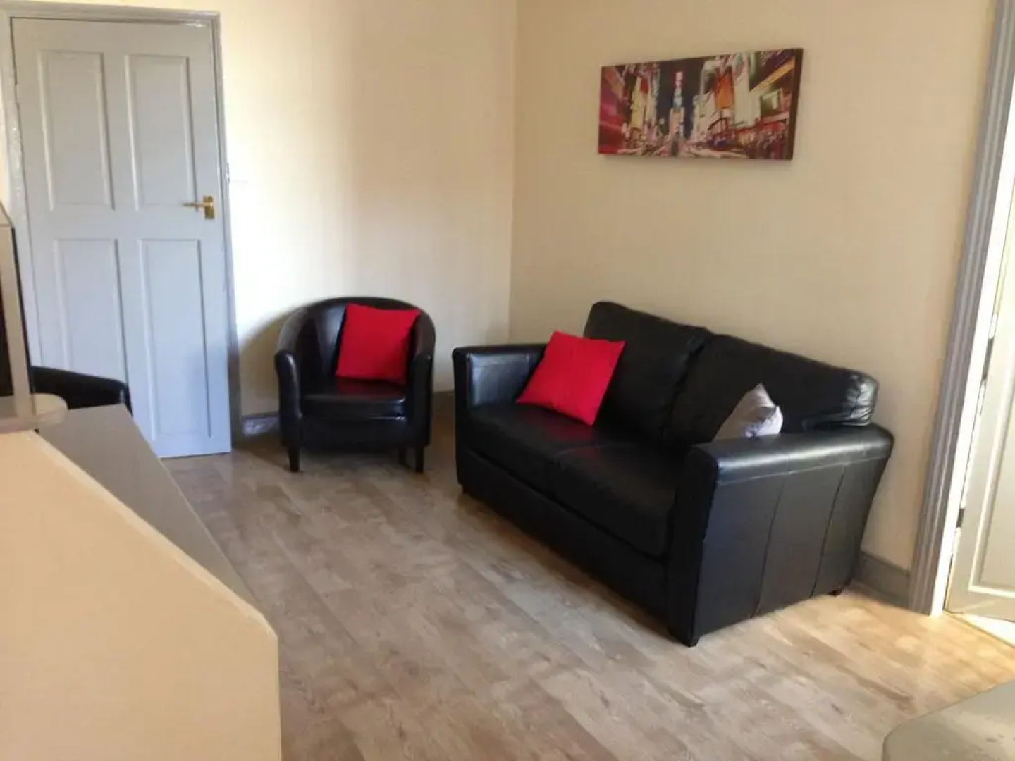 Maxwell Apartment