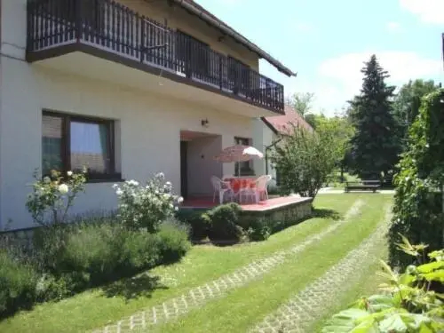 Gyöngyvirág Vendégház