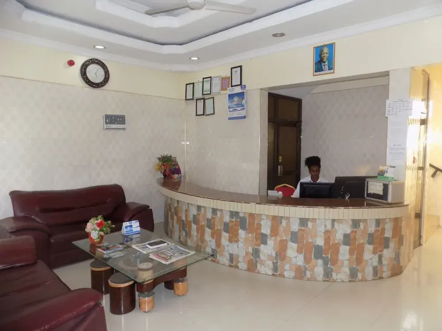 Machare British Hotel