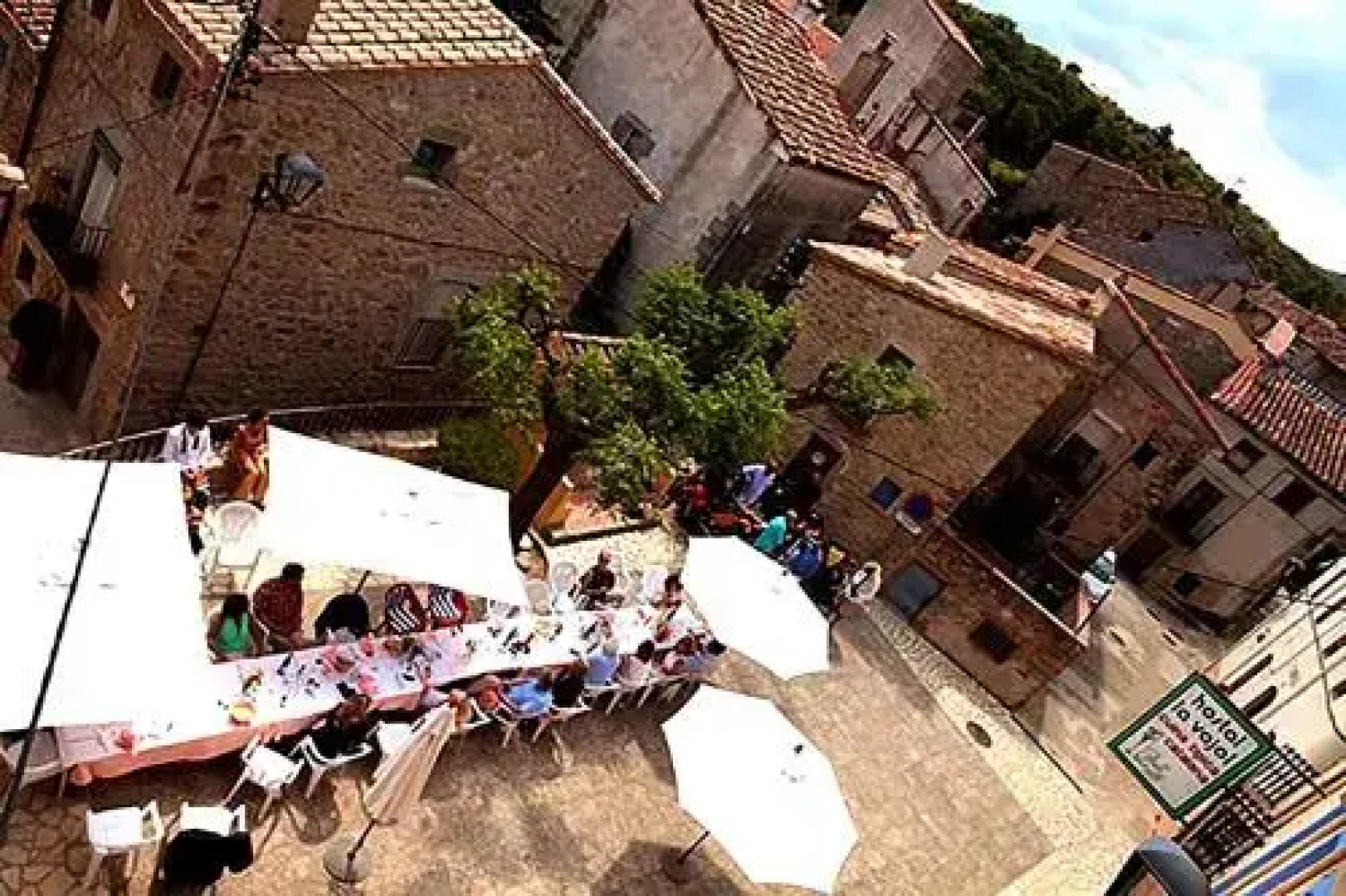 Hostal Restaurant Casa Comaulis