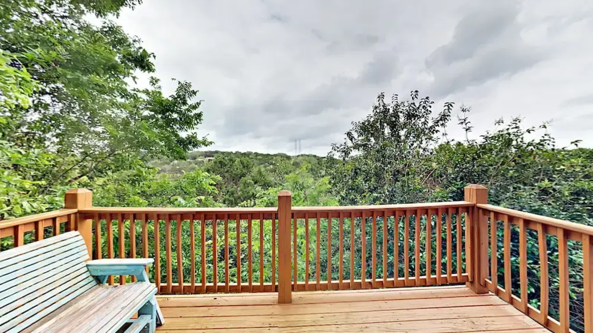 2308 Indian Creek Rd Home - 3 Br home by RedAwning