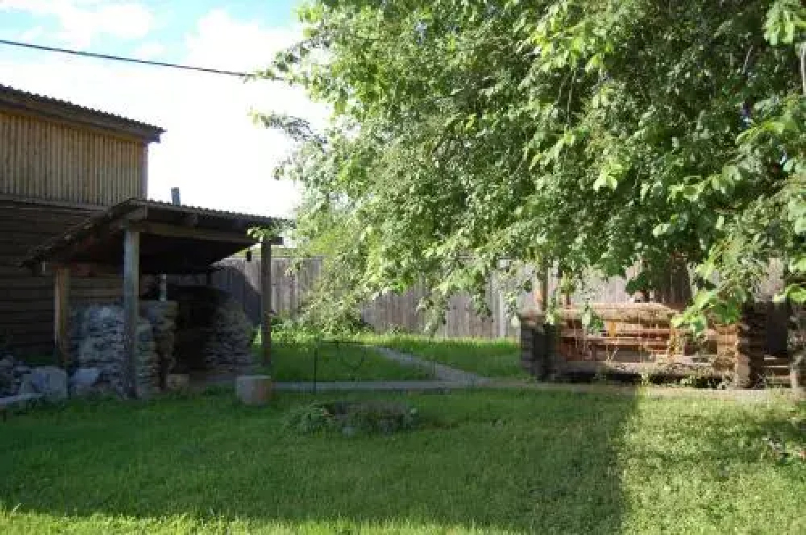 Solnechnoye podvorye