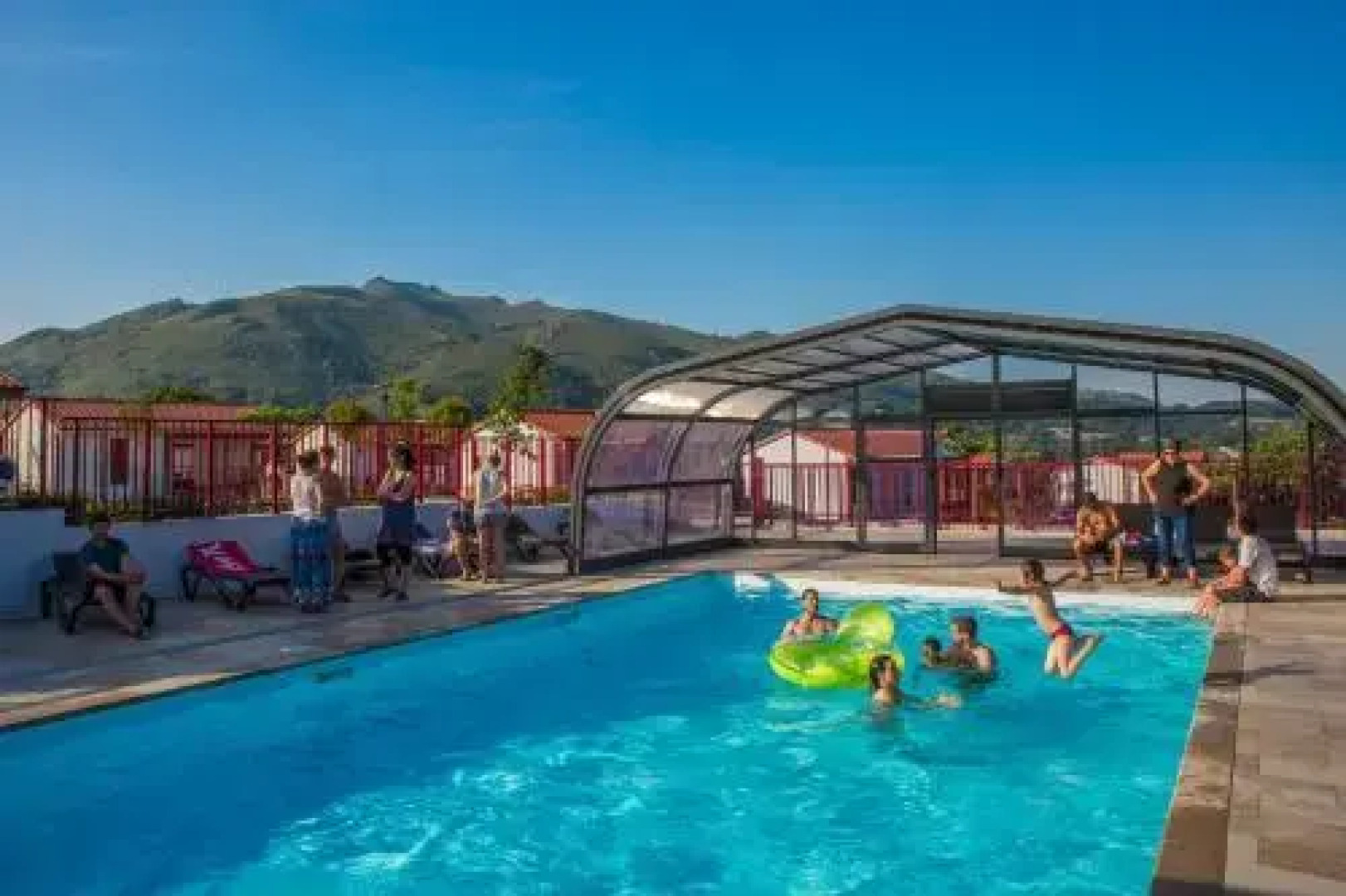 Domaine Chalets Larlapean