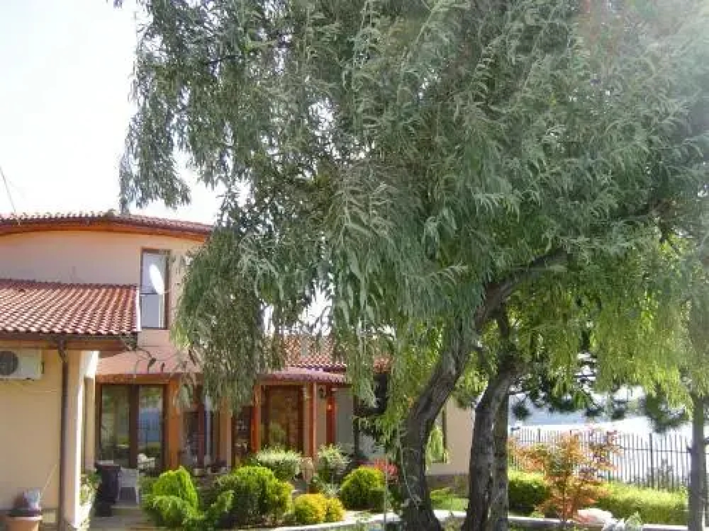 Sunny House Izgrev