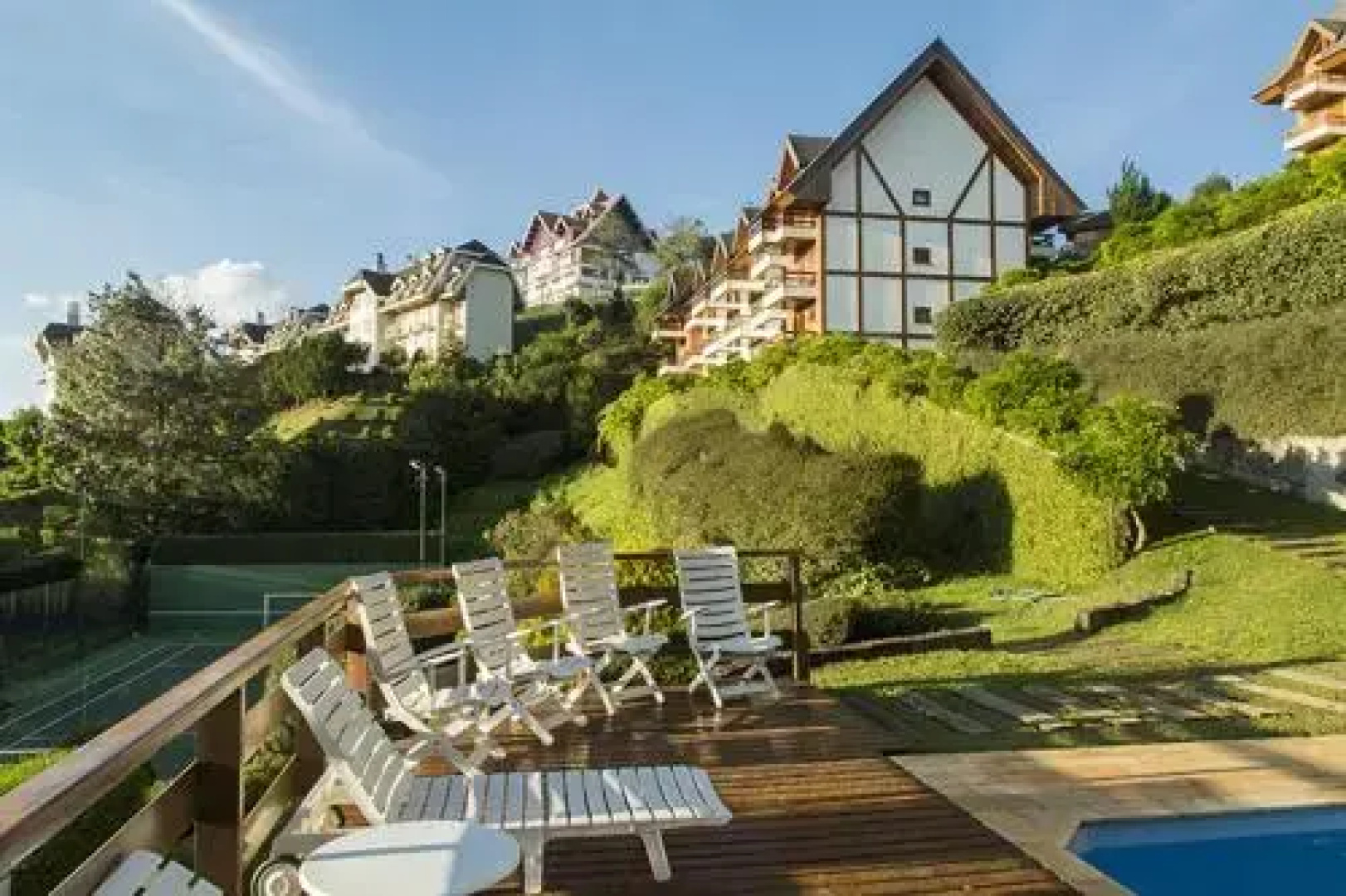 Preços especiais para estadia semanal e ou mensal COBERTURA Condomínio Switzerland Village