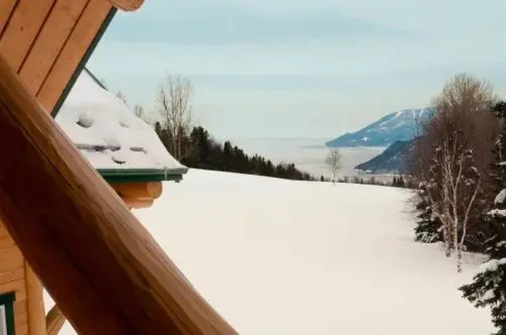 Grand Chalet en Bois Rond