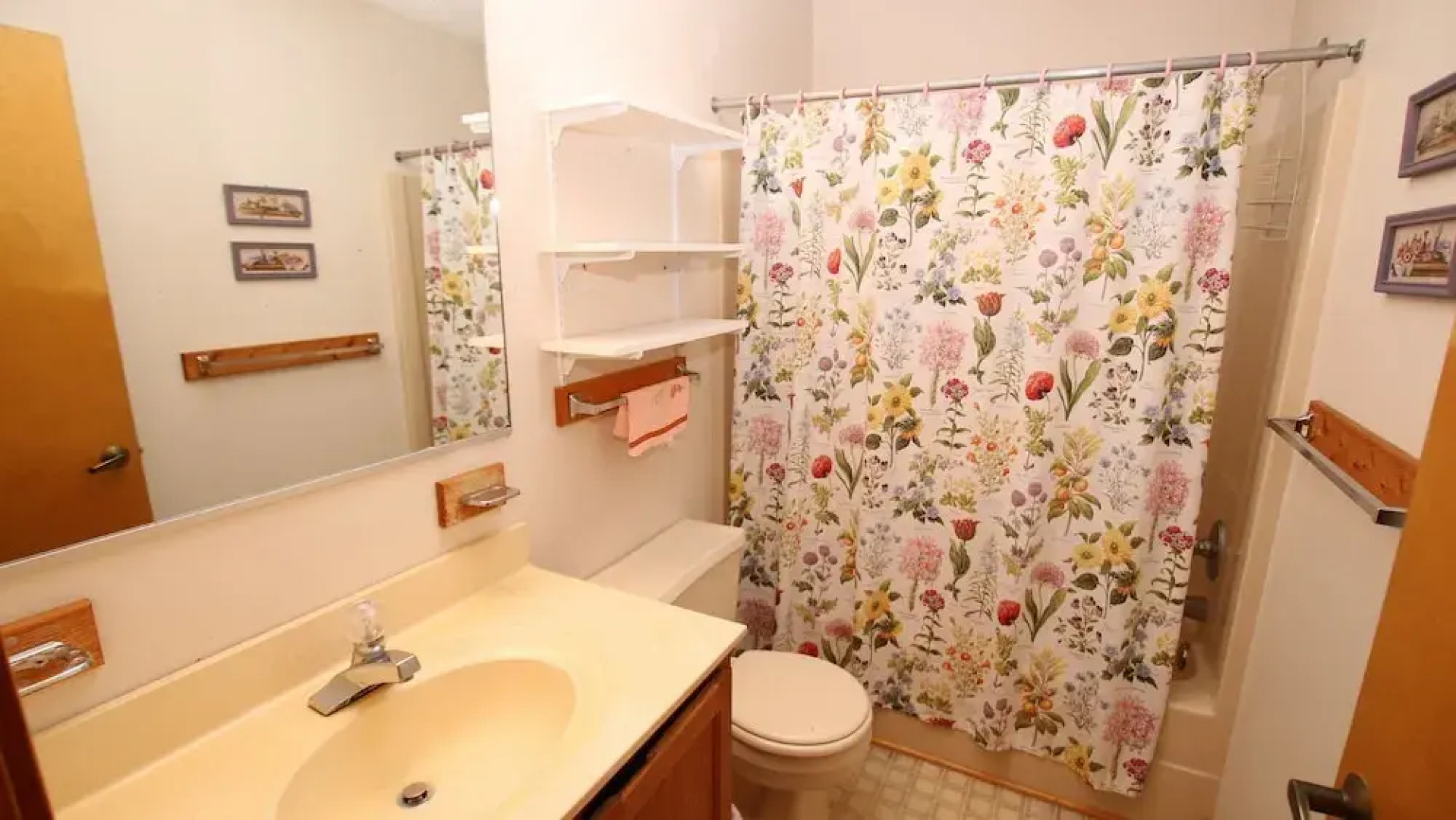Dolphin Watch - 4 Br Home