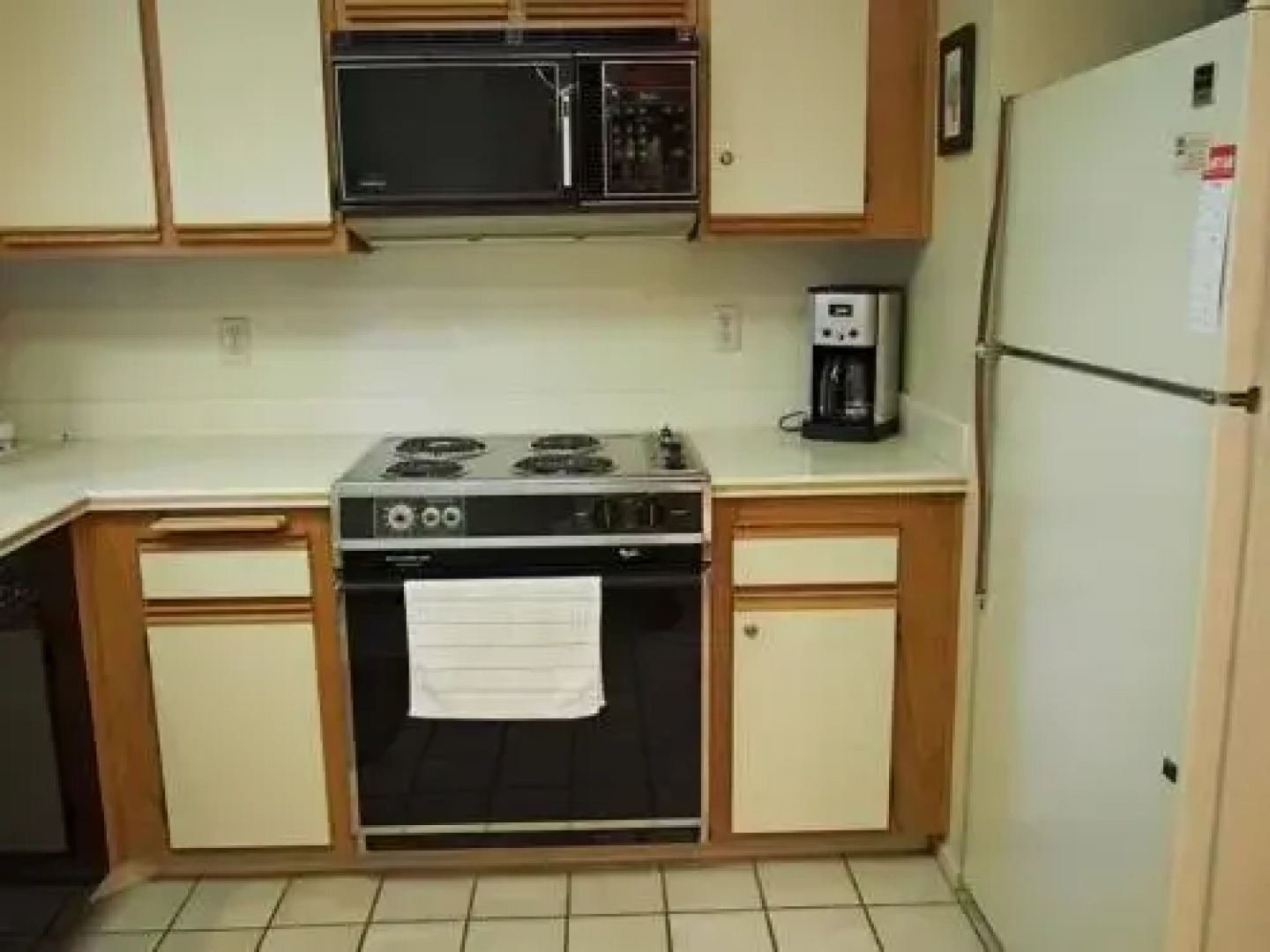 Isleta 897 *30 Day Minimum* 2 Bedroom Condo by RedAwning