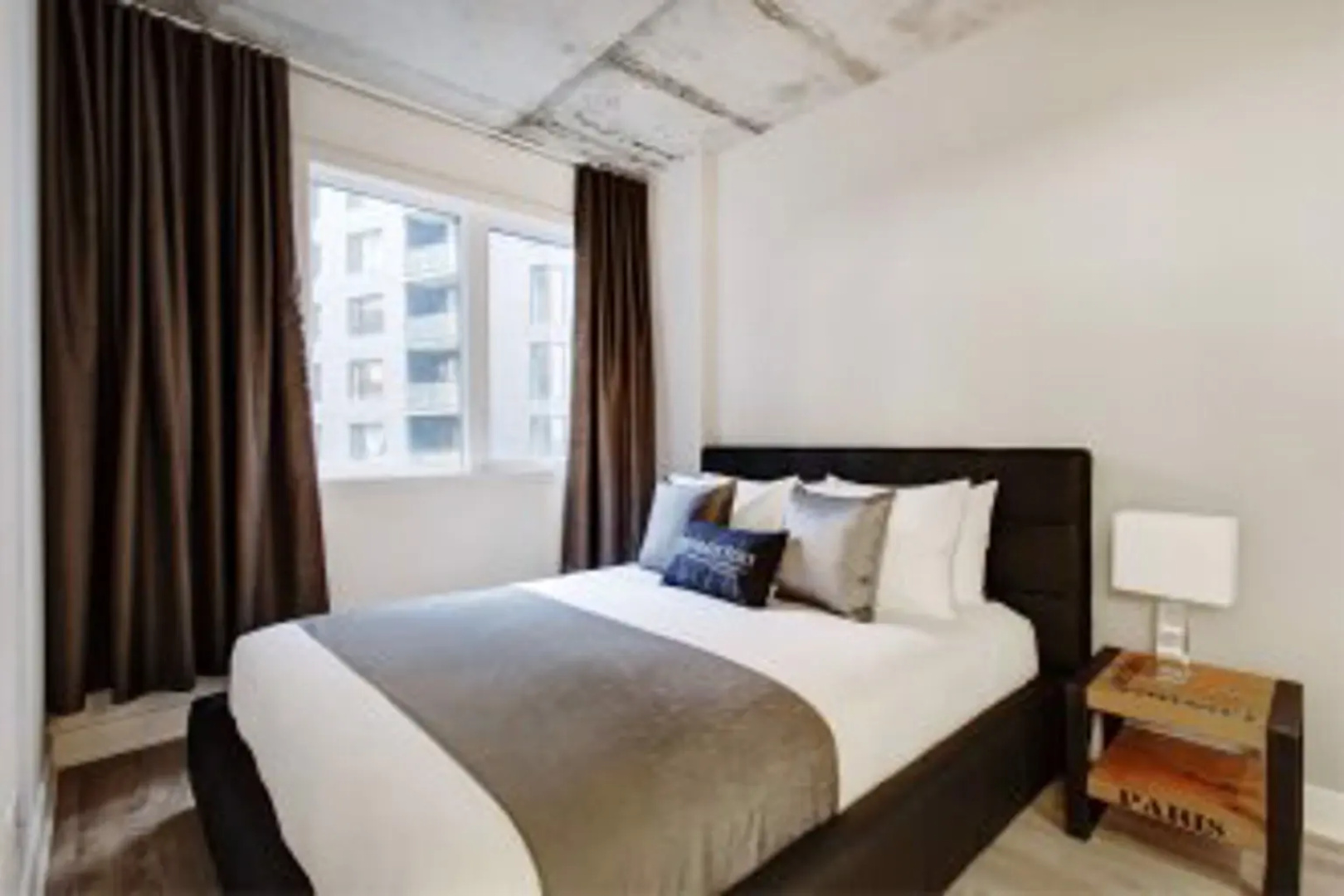 Hexagone by CorporateStays
