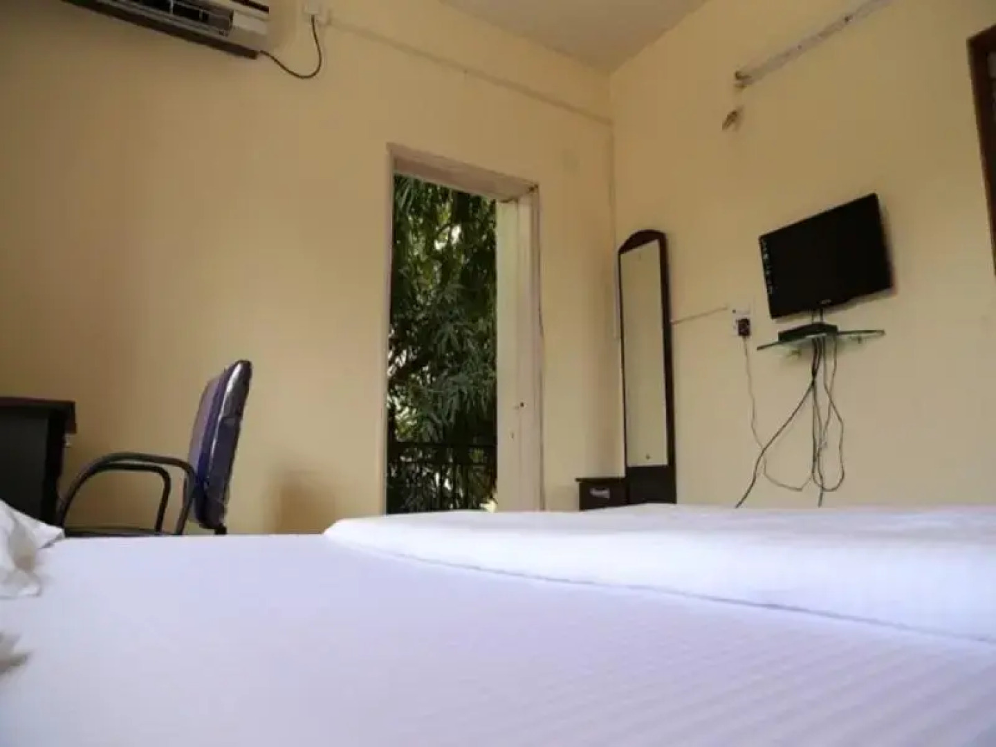 14 Square Range Hills