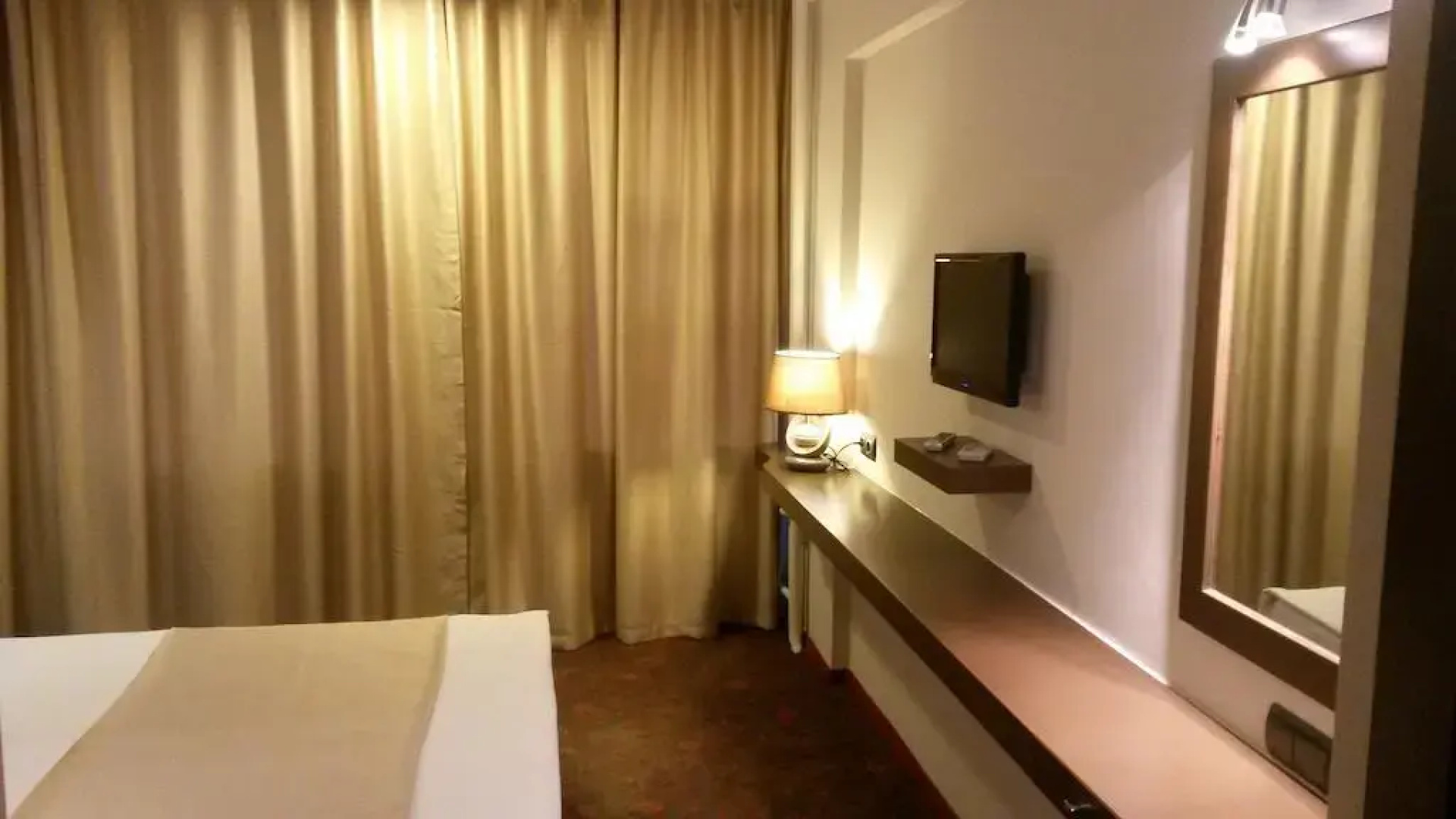 Yafeya Hotel