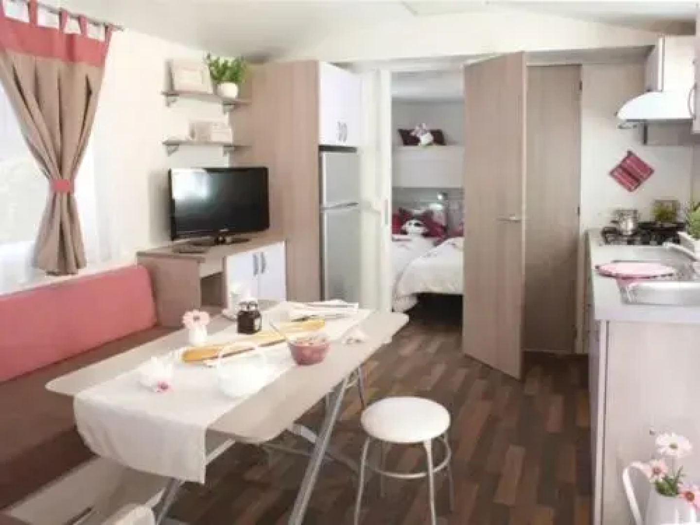 Micanovi Dvori Mobile Home Village Zrmanja