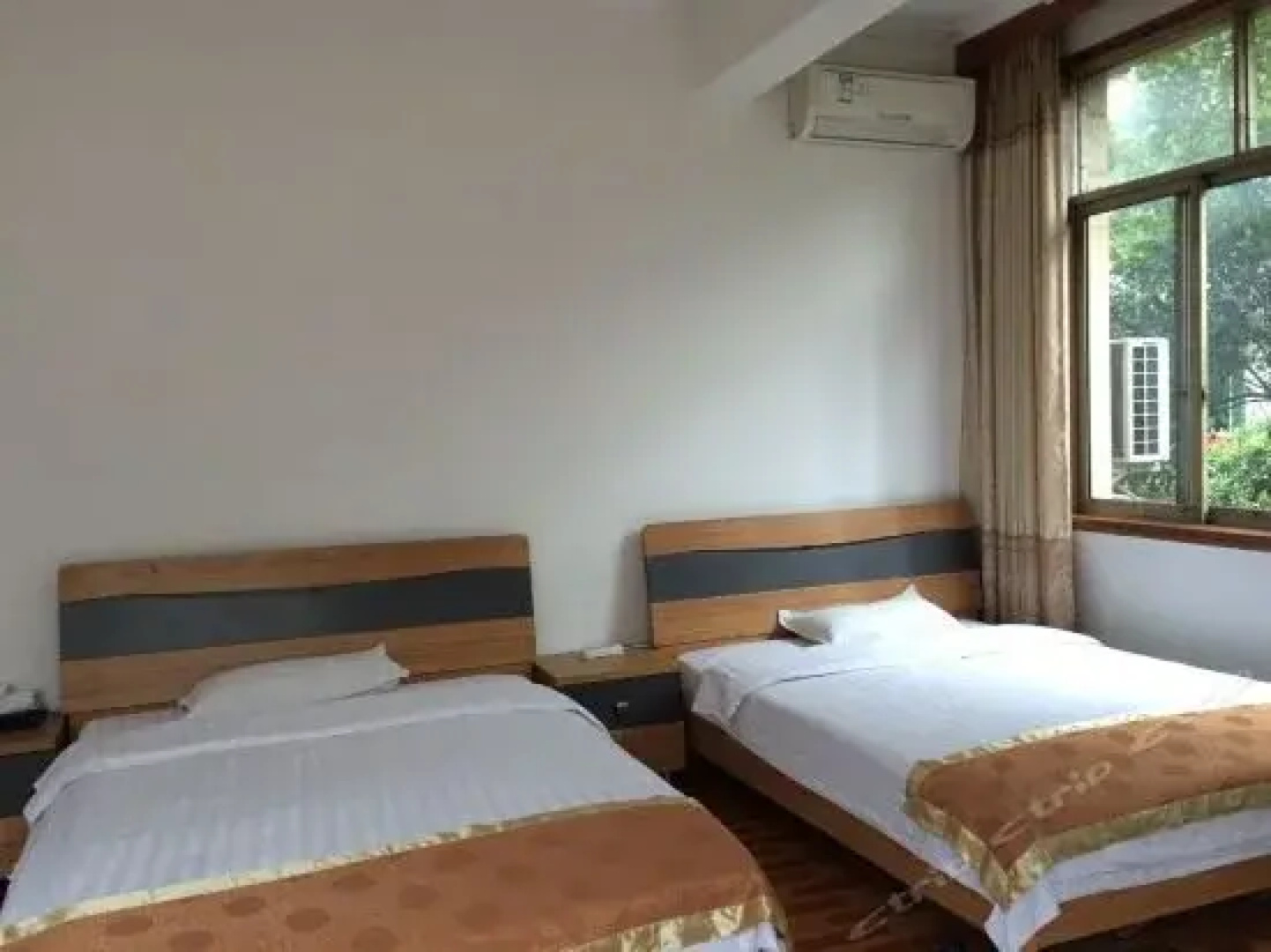 Nanjiang Xianjing Renjia Inn