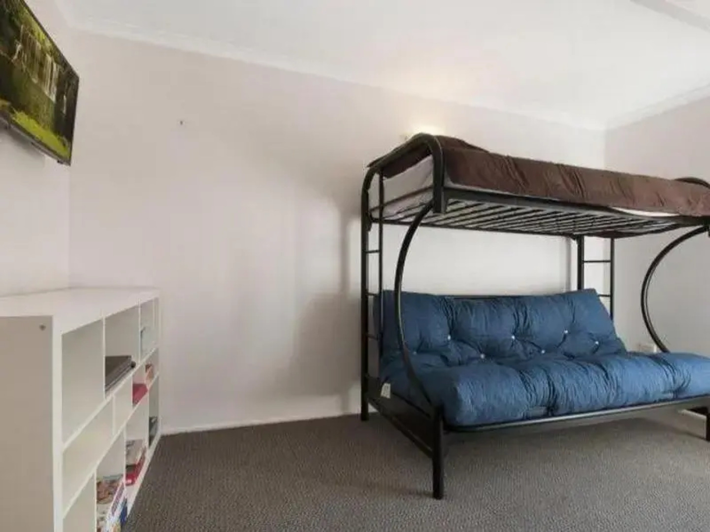 Kooringal 28 Family Home