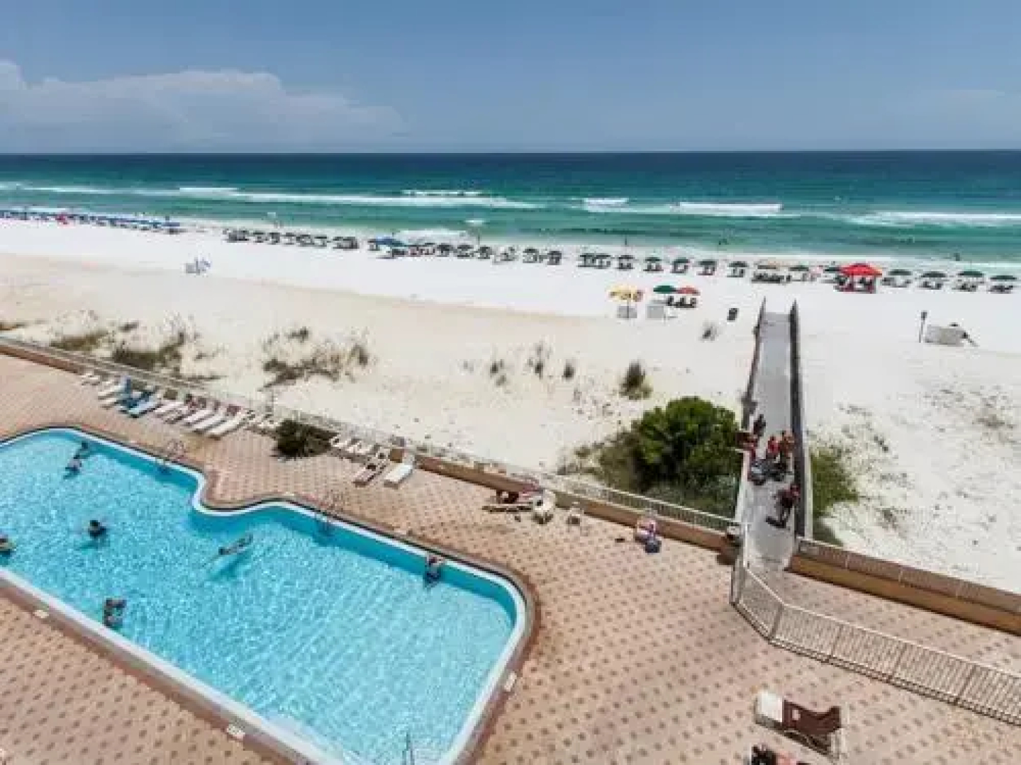 Islander 5009 by RedAwning