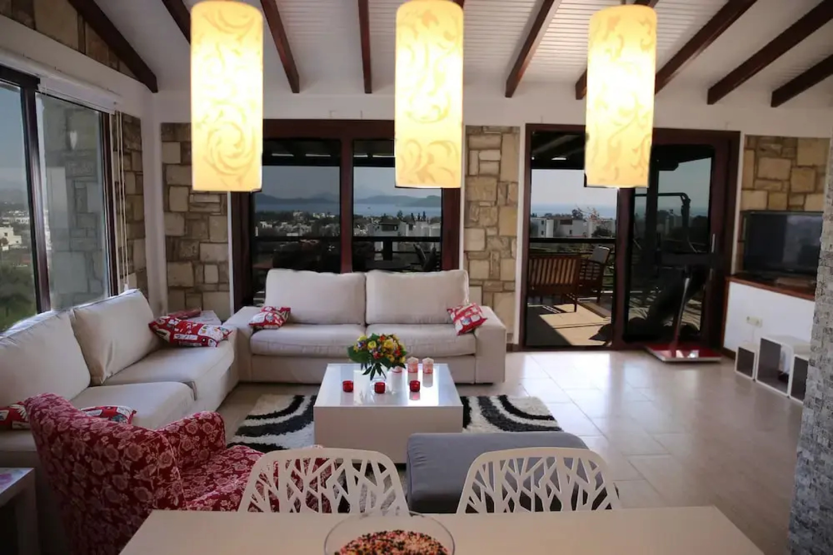 Important Group Villa Royal