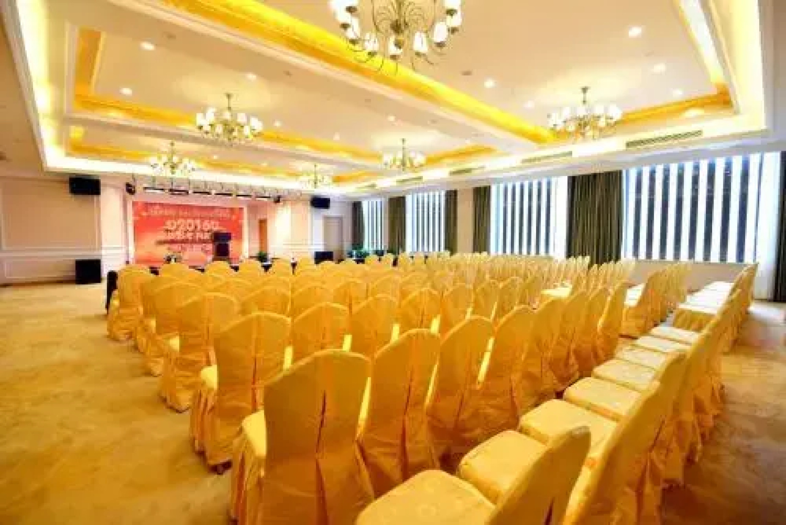 Vienna Hotel Qinzhou North Square Branch