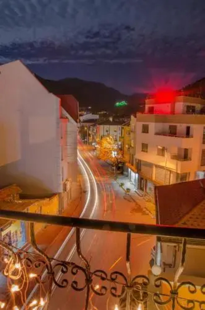 Hotel Cosmos