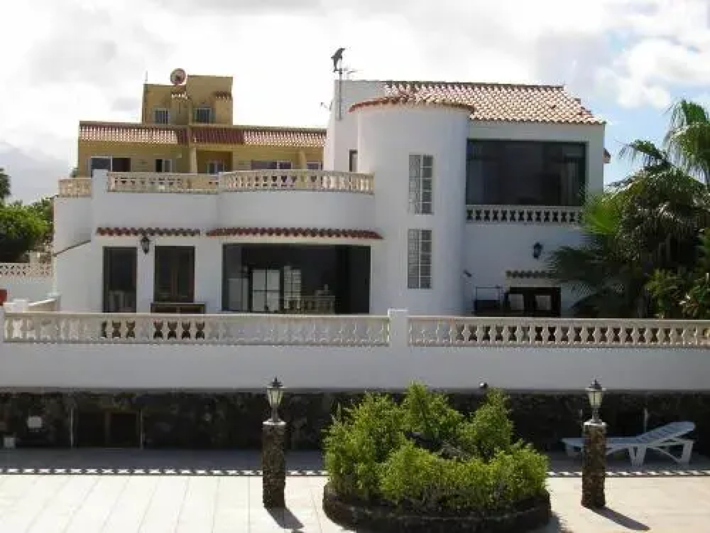 Dolphin House