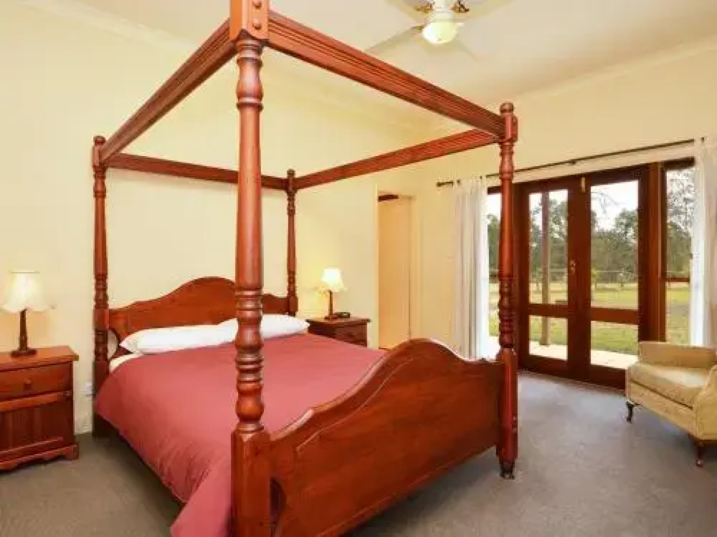 Grasmere Estate Homestead - hear the Lions roar from nearby Hunter Valley Zoo