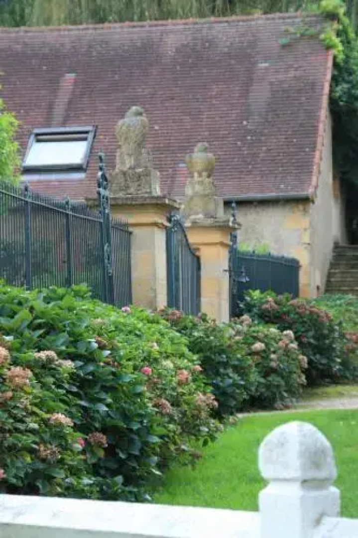 Chateau De Martigny