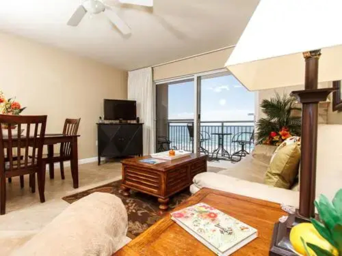 Pelican Isle 410 by RedAwning