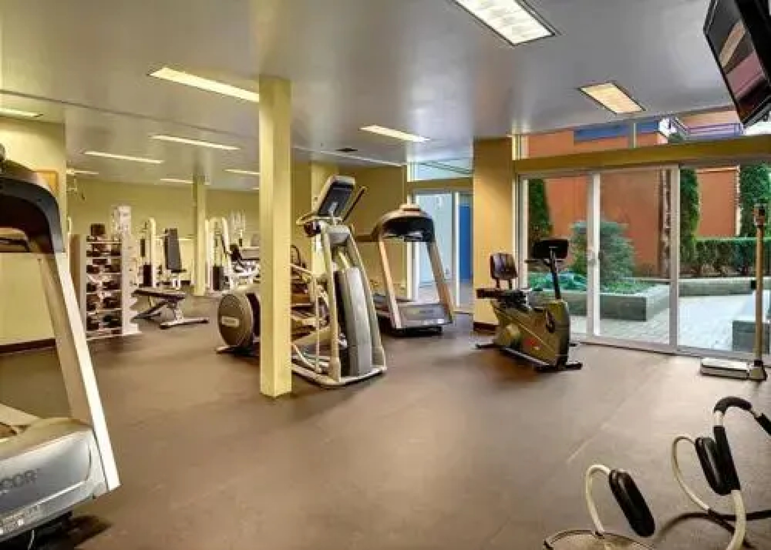 Belltown Court Sunset Suite