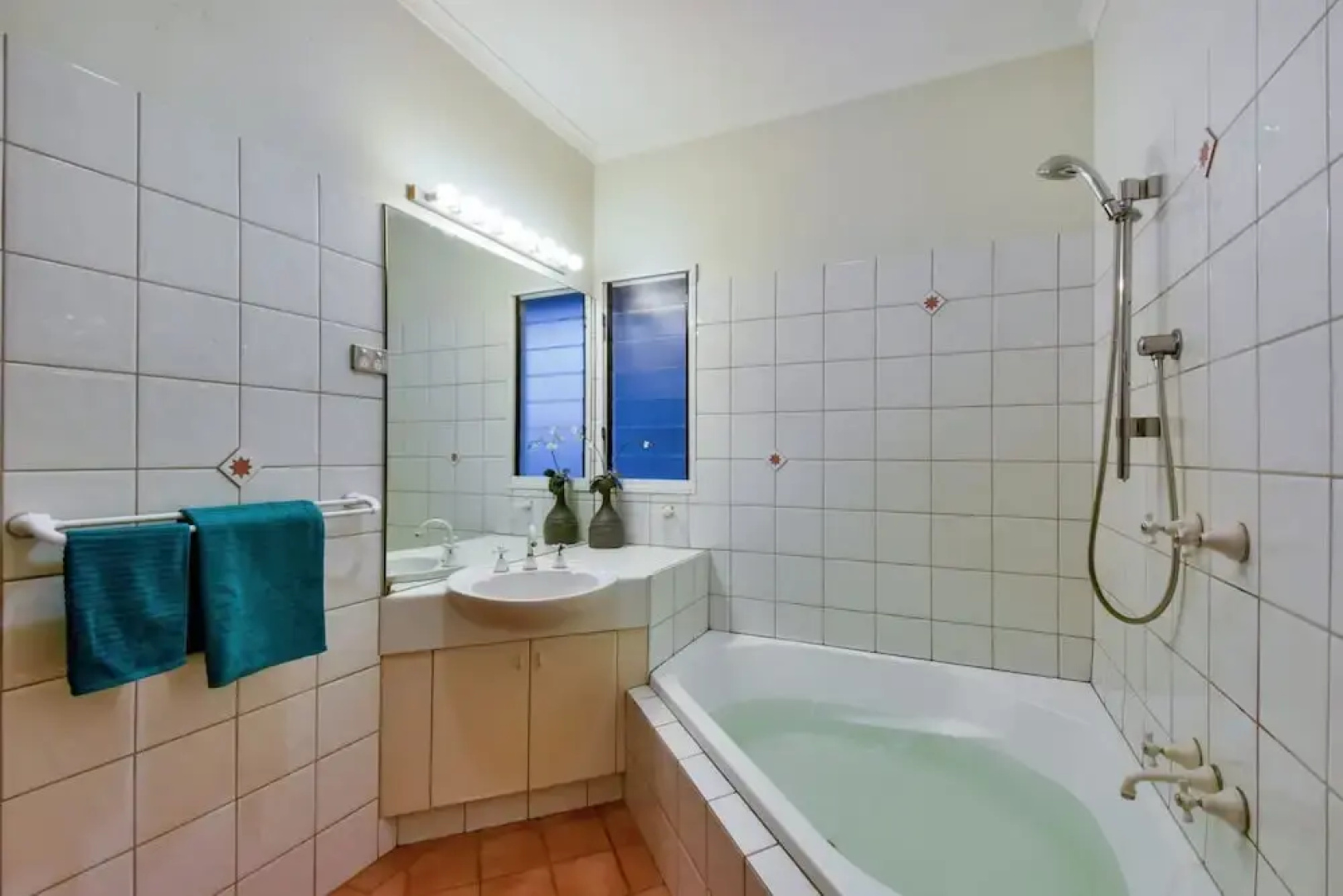 Waterfront 4brm House Cullen Bay
