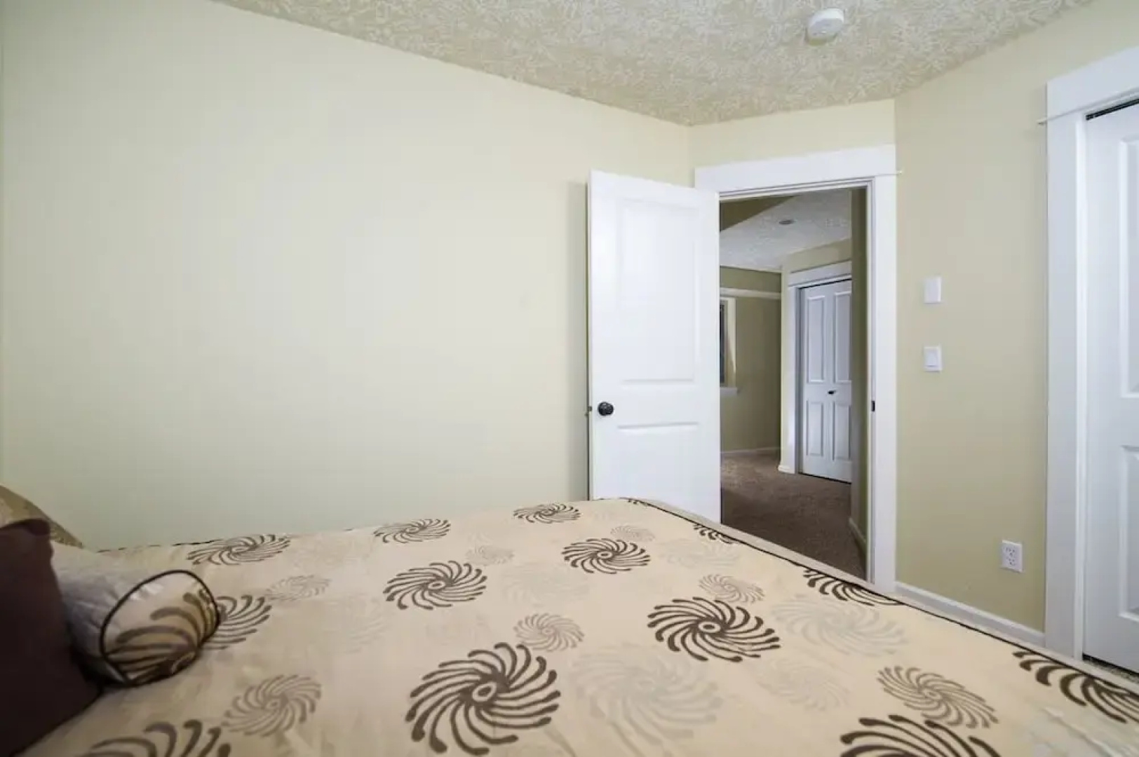 Deer Haven 4 Br cottage by RedAwning
