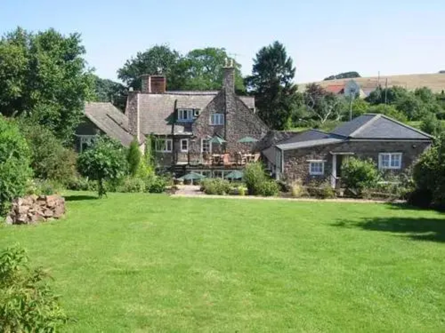 Dragon House Hotel