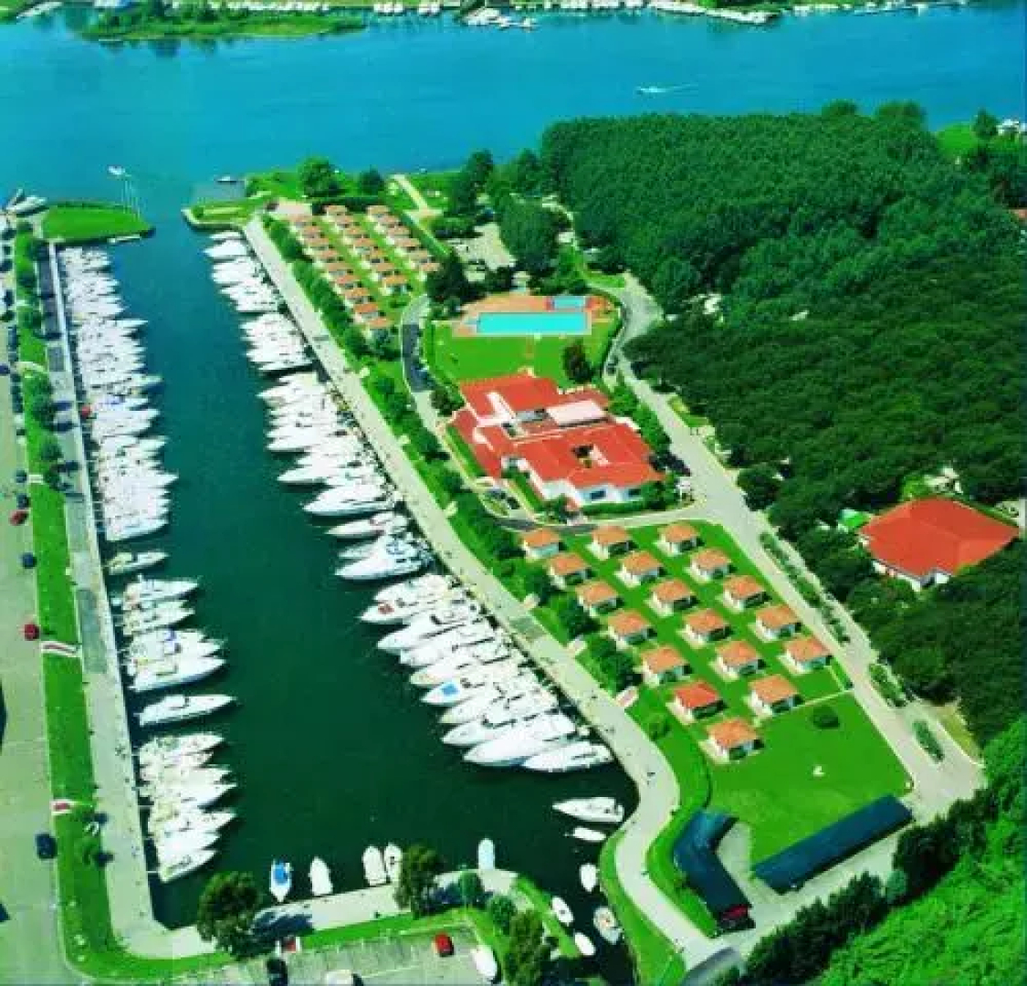 Iron Gate Marina3B