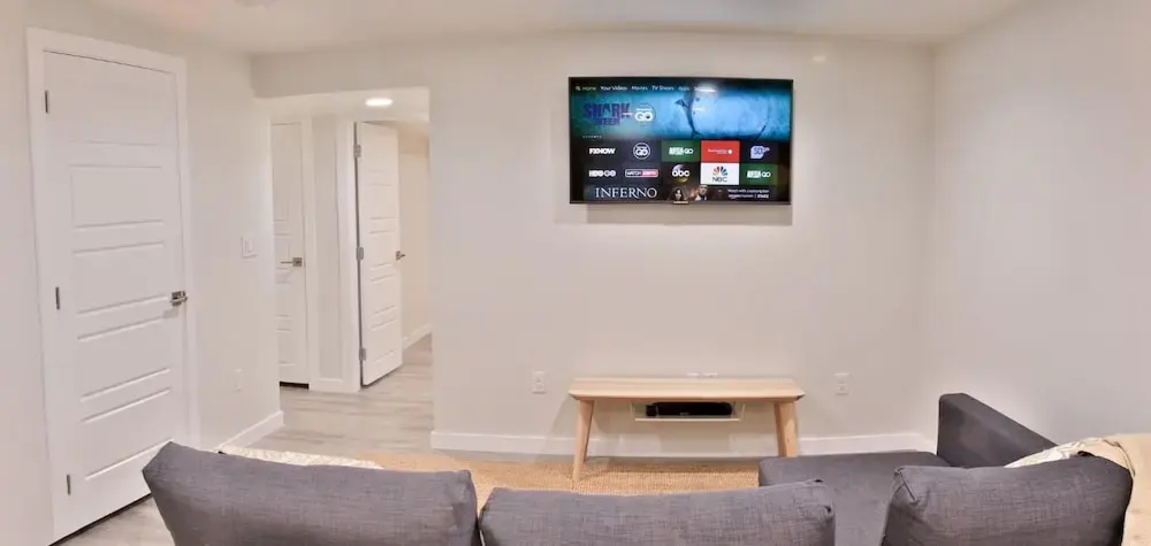 New Luxury Apt Close to Shops, Ski Resorts, and More